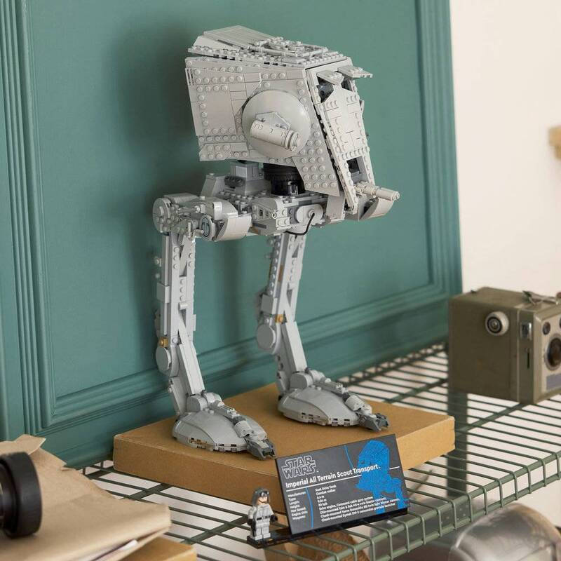 LEGO Star Wars TM AT-ST Walker Pentru 18+ Ani 1513 Bucăți 75417