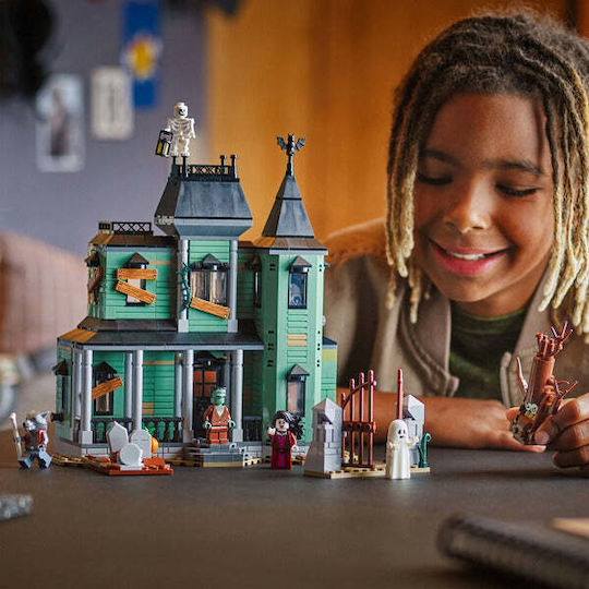 LEGO Creator 3-in-1 Haunted Mansion За 9+ Години 736 Бройки