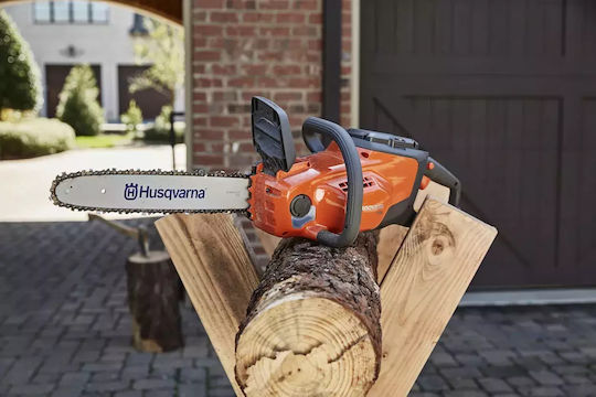 Husqvarna 225i Battery Chainsaw 1x4Ah 36V 3.1kg with 35cm Blade