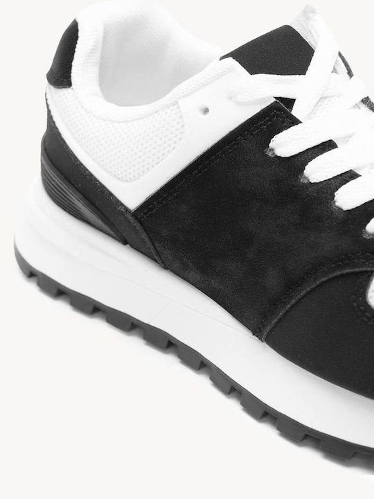 Adidași Negri Contraste De Culoare Și Design Perforat