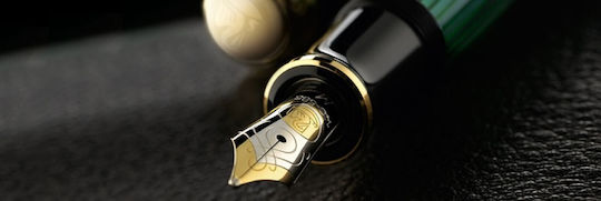 Pelikan Souveran M800 Писалка Medium с Червено Мастило