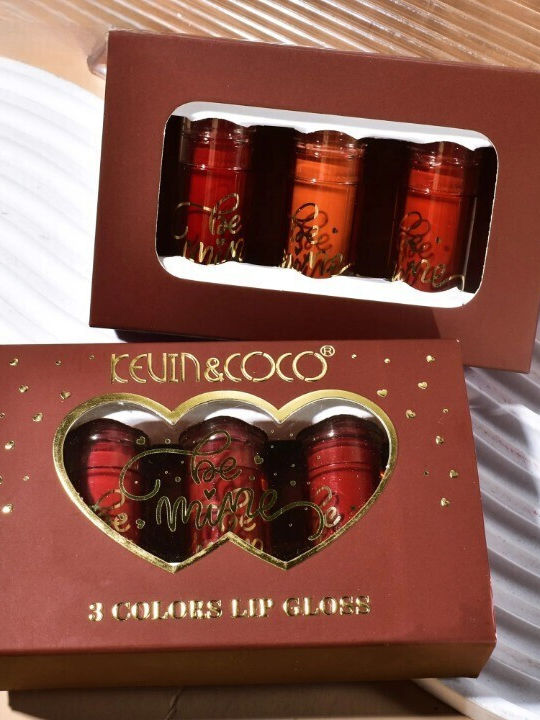 Set Ruj Mat Kevin Coco Be Mine 3 Culori Luciu de Buze 11 X 7.3 X 2.7cm Roz Varianta A