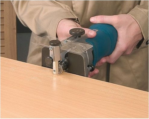 Virutex Trim Router 1000W with Suction System