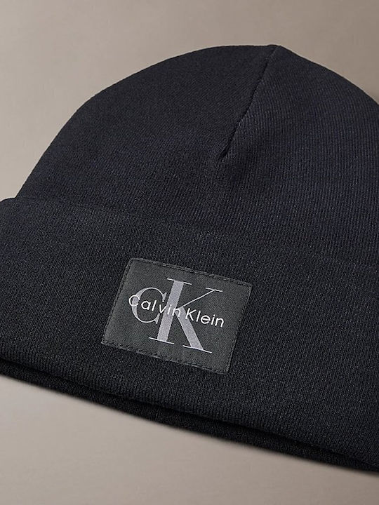 Patch Beanie Beanie Knitted in Black color