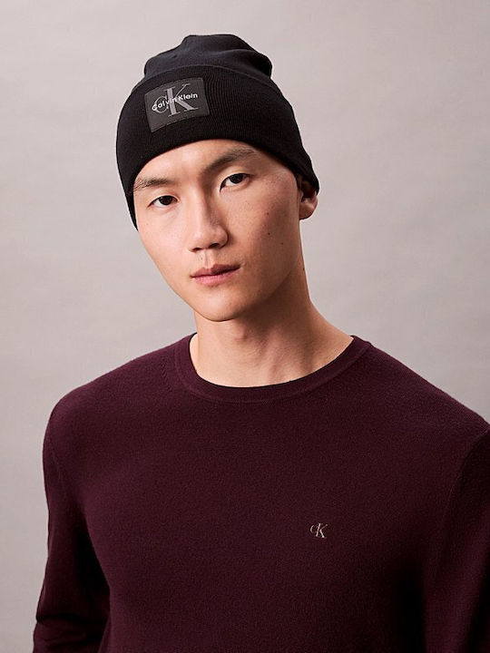 Patch Beanie Beanie Knitted in Black color