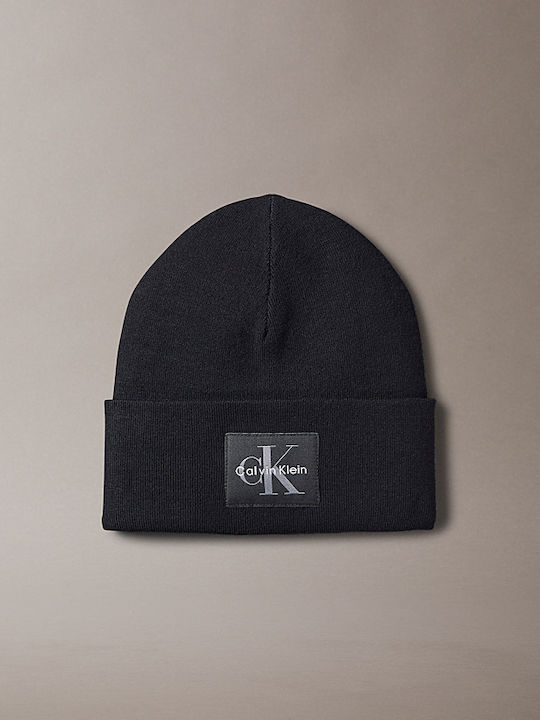 Patch Beanie Beanie Knitted in Black color