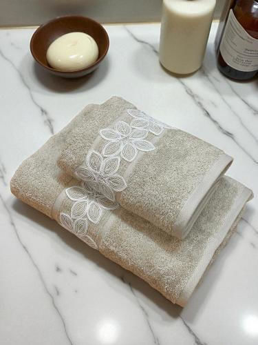 Linea Home Como Beige Bath Towels 500gsm