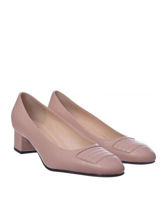 Leder Pumps mit flachem Absatz Beige
