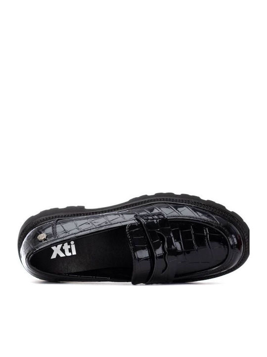 Women's Loafers in Black Color