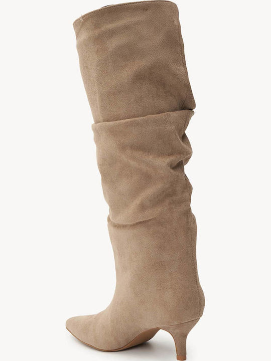 Beige Wildleder Stiefel Mit Sorgfältigem Design Mit Spitz Zehen