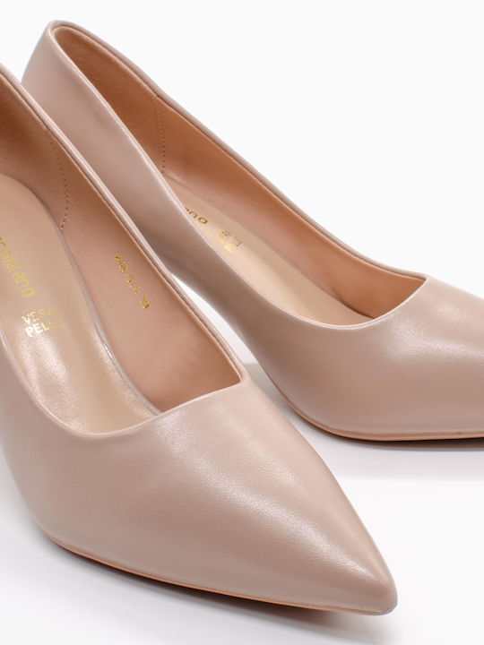 Leder Pumps mit flachem Absatz Beige