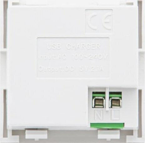 Maclean Energy Walled Power Socket with 2 USB Ports White