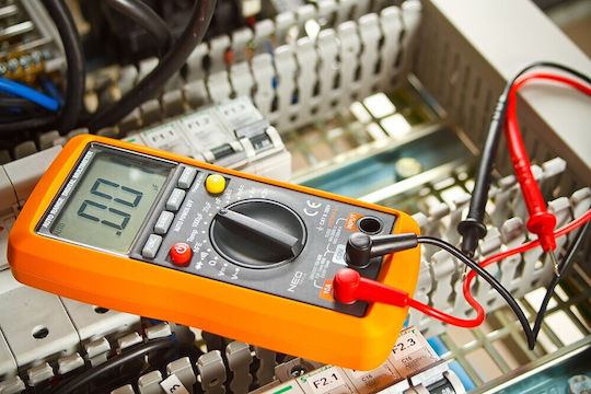 Neo Tools 94-001 Ψηφιακό Πολύμετρο με Μέτρηση AC / DC / Αντίστασης / Χωρητικότητας / Θερμοκρασίας