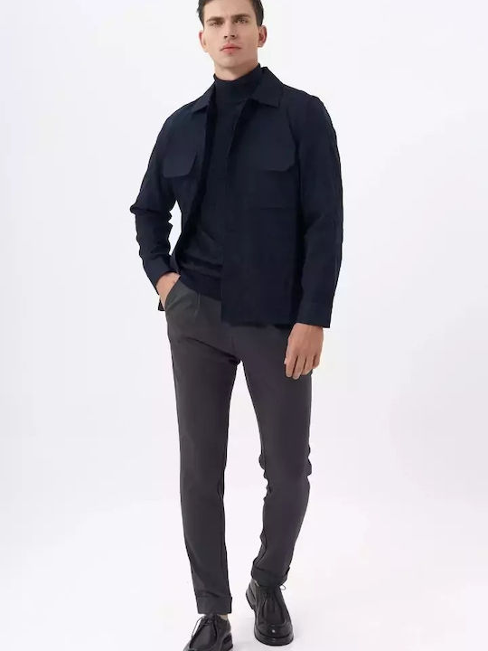 Blauer Pullover
