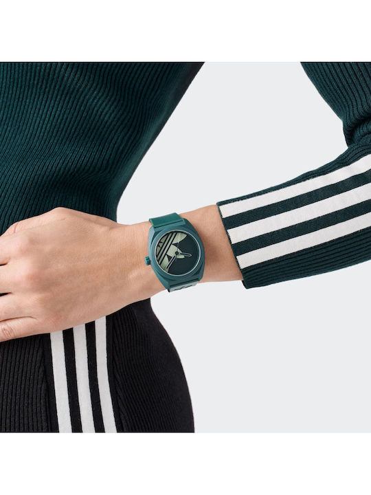 adidas Uhr mit Batteriewerk