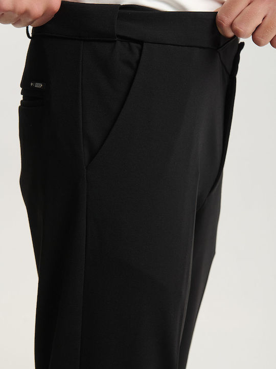 Trousers in Regular Fit Black