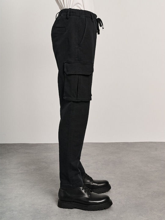Trousers in Regular Fit Black