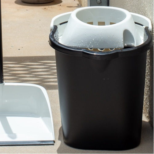 Mop Bucket 16lt Plastic Viomes No.300 Black Set with Wringer