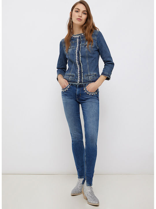 Damenjeans in Enger Passform