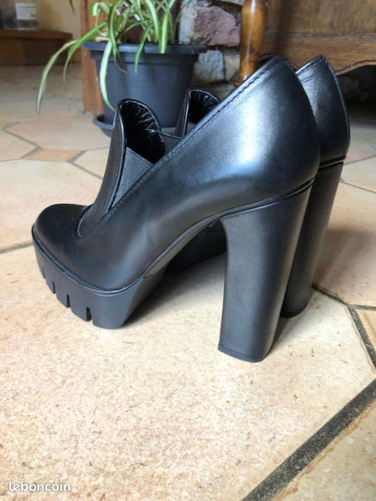 Black High Heels