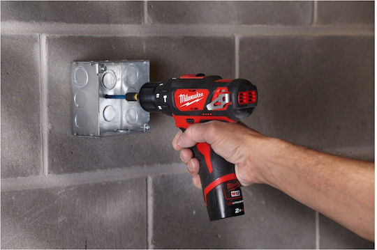 Milwaukee M12 BPDFCOT2A-202B Set Roată unghiulară & Mașină de găurit 12V cu 3 baterii 2Ah și husă