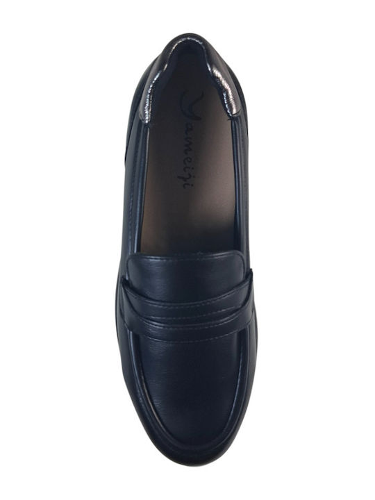 Women's Moccasins in Black Color