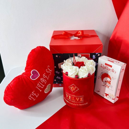 Pachet Special De Valentine Pernă Brodată În Formă De Inimă "I Love You" Praline Raffaello 80g Aranjament Floral 9 Trandafiri De Săpun Roșii