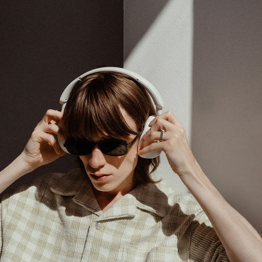 Sudio R3 Bluetooth Wireless Over Ear Headphones with 35 hours of Operation White