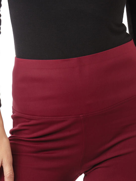 Burgundisches Hochbund Caprijeans Ausgestellt