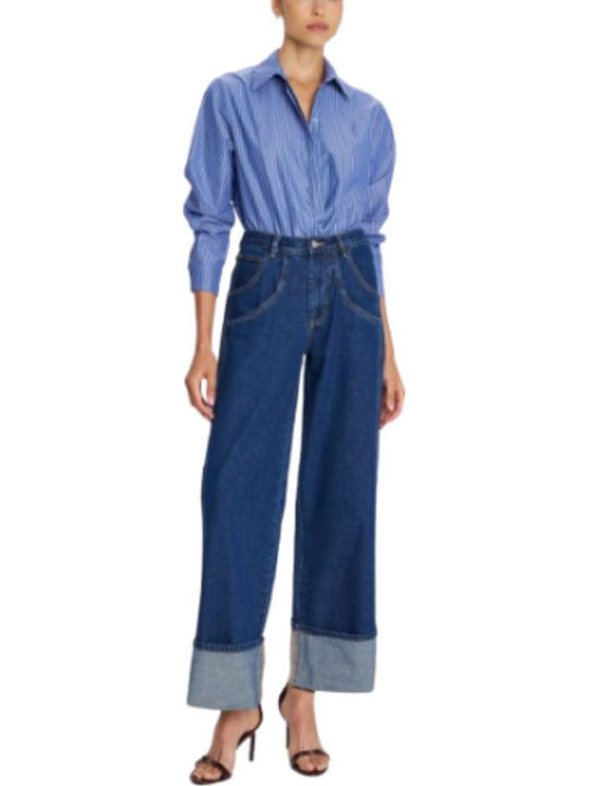 8921653-BLUE