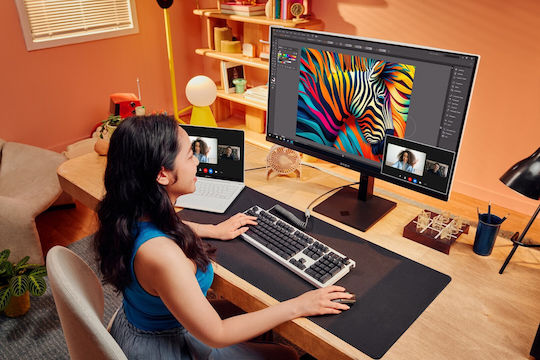 HP OMEN Transcend OLED Gaming Monitor 31.5" FHD 1920x1080 240Hz