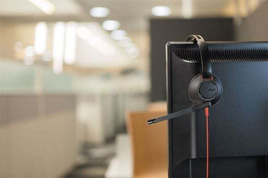 Poly Blackwire C5220 На ушите Мултимедийни слушалки с микрофон и връзка USB-C в Черен цвят