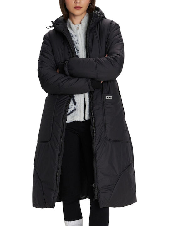 8921717-BLACK