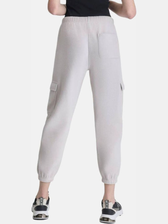 DKNY