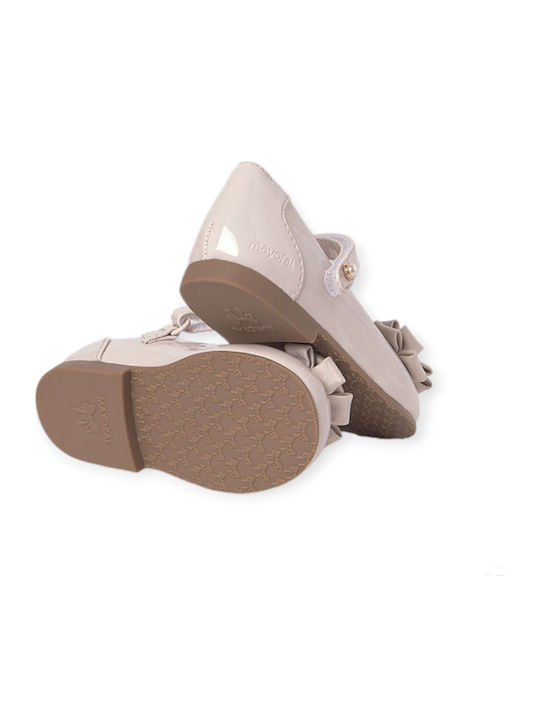 Kids Patent Leather Ballerinas Ballet flat with Hoop & Loop Closure Ecru