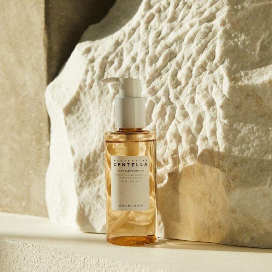 Skin1004 Madagascar Centella Light Oil Makeup Remover Face 200ml