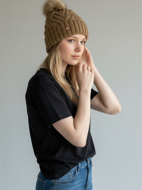 Pom Pom Beanie Beanie Knitted in Brown color