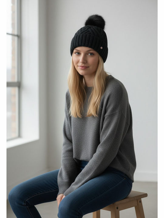 Pom Pom Beanie Beanie Knitted in Black color
