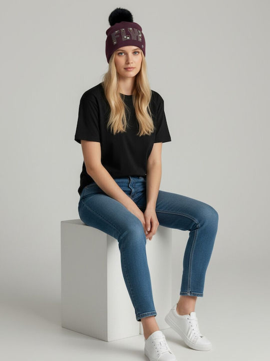 Pom Pom Beanie Beanie Knitted in Burgundy color