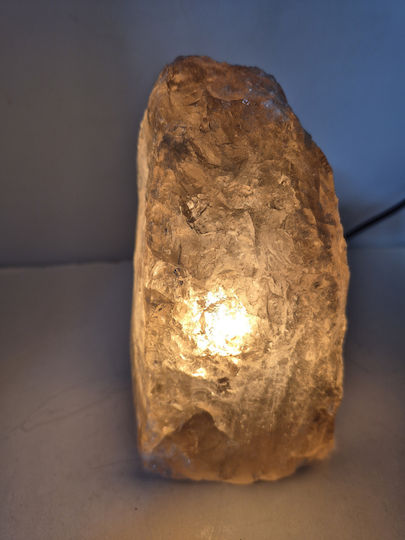 Lampa De Quartz Fumuriu – Piatră Semiprețioasă Naturală