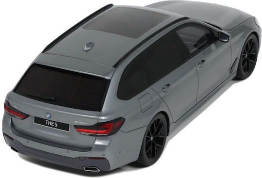 Machetă Mașină BMW 530e Xdrive M Sport Touring Gri 2023 Scara 1:18 GT Spirit GT485