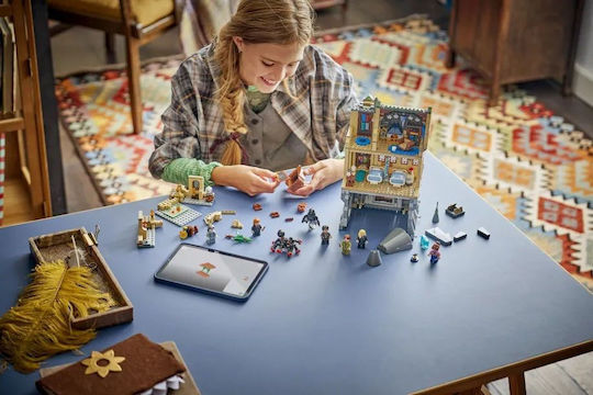 LEGO Harry Potter Hogwarts Castle Hospital Wing for Ages 9+ 907 Pieces