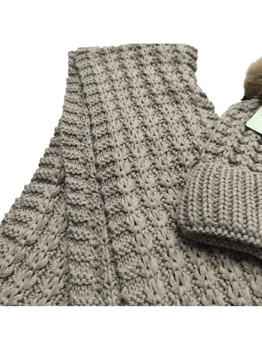 Frauen Set mit Beanie Gestrickt in Braun Farbe