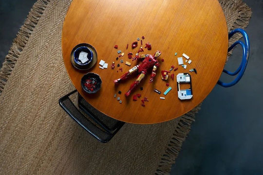 LEGO Marvel Iron Man Mark 3 Collectors' Edition pentru 18+ Ani 1297 Bucăți