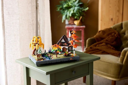 LEGO Icons Есенна Къща Градина за 18+ Години 1102 Бройки