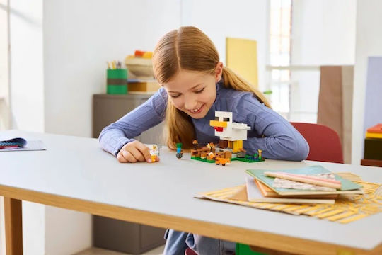 LEGO Minecraft Chicken Farm for Ages 7+ 233 Pieces
