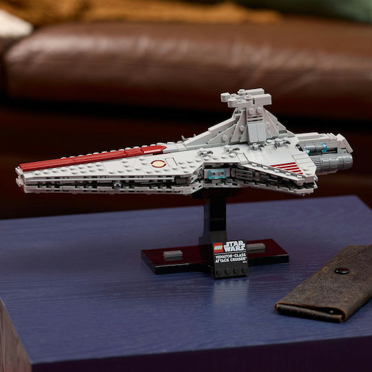 LEGO Star Wars Venator-Class Attack Cruiser за 18+ Години 643 Бройки