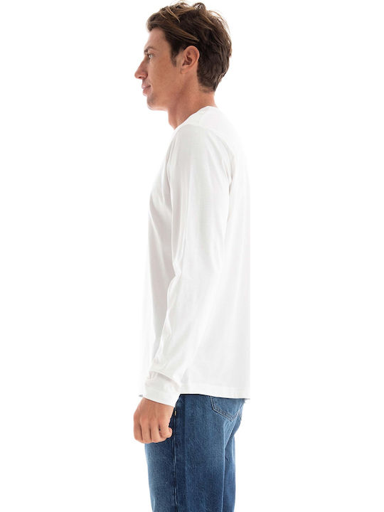 T-shirt White