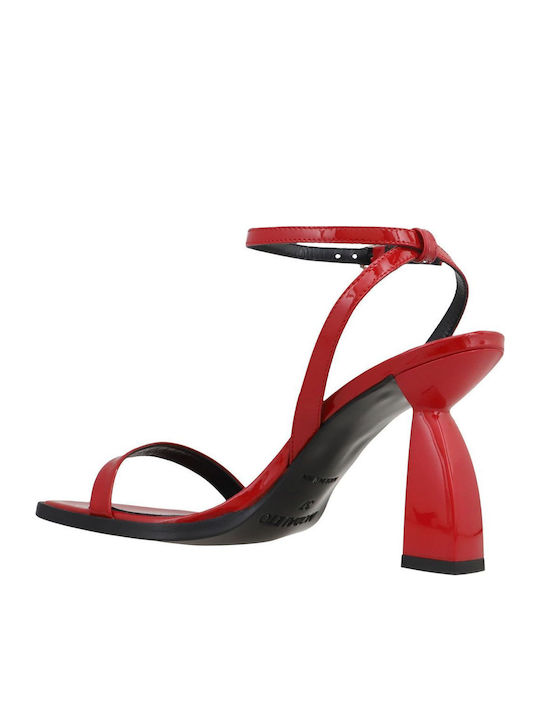 Sandalen aus Lackleder Rot