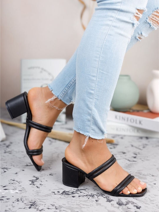 Mules mit Absatz in Schwarz Farbe